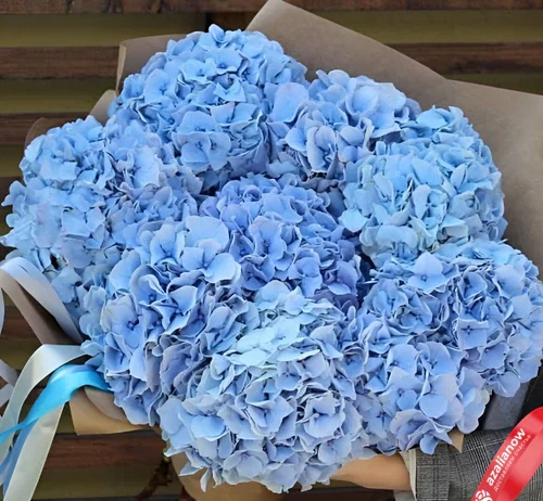 Свежие букеты от AzaliaNow — дарите радость!