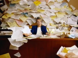 Документы не горят, но тонут в бумаге. Пора это менять